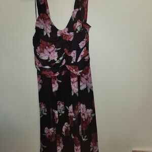 Chic Floral Midi Dress in Black and Pink